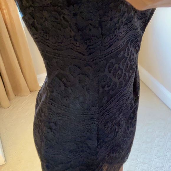 Black lace dress - Picture 5 of 7